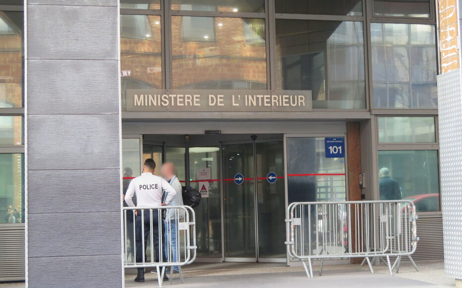Un agent de la police judiciaire placé en garde à vue pour viol et violences sur trois ex-compagnes